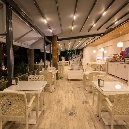 Munamar Beach Hotell 4*