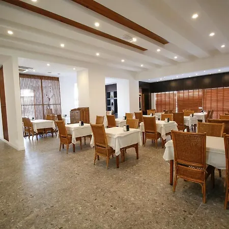 Munamar Beach Отель 4*