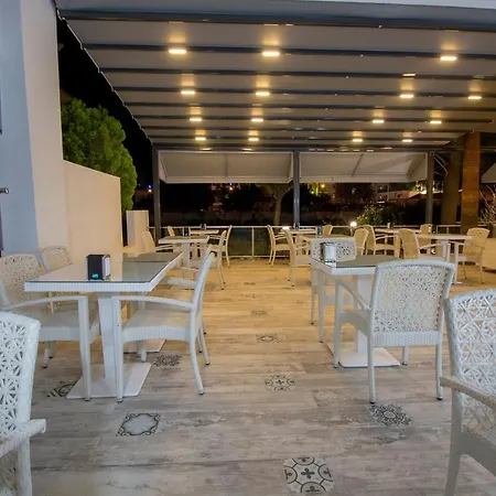 Munamar Beach Отель 4*