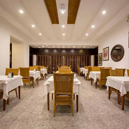 Munamar Beach Отель 4*